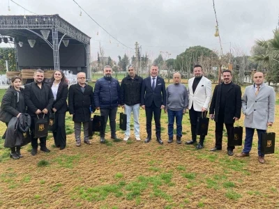 Alaşehir&rsquo;de &uuml;z&uuml;m&uuml;n geleceği değerlendirildi
