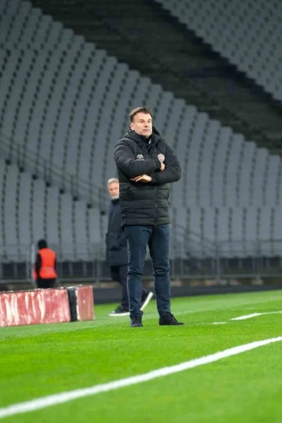 Aleksandar Stanojevic: "Bug&uuml;n 2 puan kaybettik"
