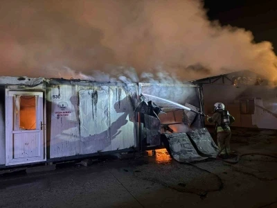 Alevlere teslim olan 6 konteyner yandı
