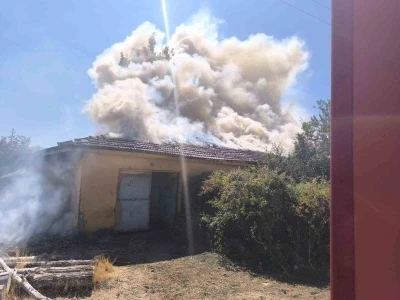 Alevlere teslim olan bina kullanılmaz hale geldi
