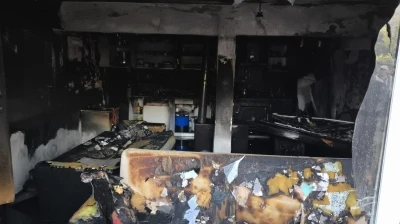 Alevlere teslim olan ev kullanılamaz hale geldi
