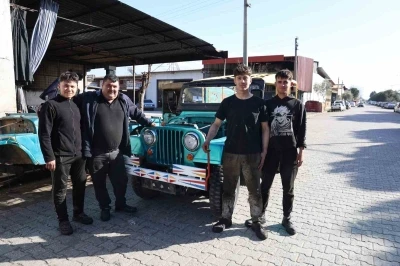 Ali Usta&rsquo;nın elinde metal yığınları nostaljik bir araca d&ouml;n&uuml;ş&uuml;yor

