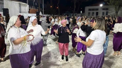 Aliağa’da kadınlardan renkli &quot;Şalvar Gecesi&quot;
