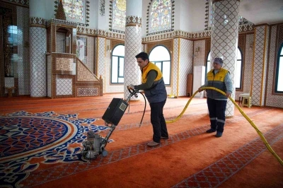 Aliağa&rsquo;da Ramazan &ouml;ncesi ibadethane temizliği
