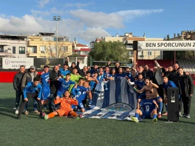 Aliağa Helvacı Spor U-18 Takımı, İzmir şampiyonu oldu
