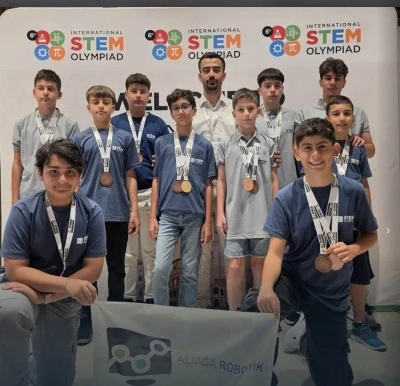 Aliağalı &ouml;ğrenciler, İtalya&rsquo;daki kodlama olimpiyatından 17 dereceyle d&ouml;nd&uuml;
