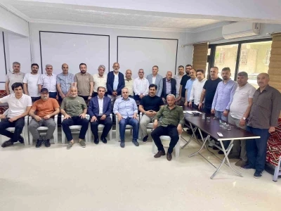 Alikanlılar Derneği&rsquo;nde Abuzer Altun g&uuml;ven tazeledi
