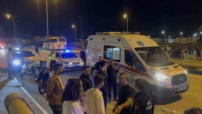 Alışveriş yapıp evine giderken motosikletin çarptığı kadın yaralandı
