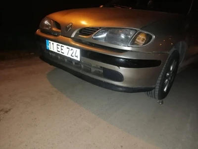 Alkol alıp yol kenarında yattı, üzerinden otomobil geçince ağır yaralandı
