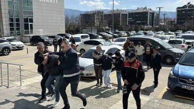 Alkoll&uuml; mekanı kurşunlayan 4 ş&uuml;pheliden 2&rsquo;si tutuklandı
