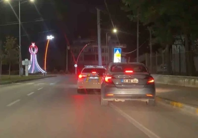 Alkoll&uuml; s&uuml;r&uuml;c&uuml; ile polisin nefes kesen kovalamacası kamerada
