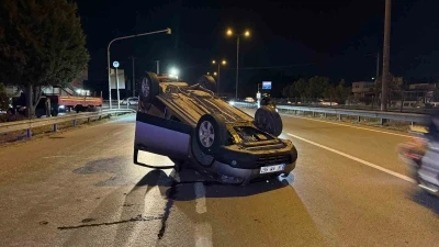 Alkoll&uuml; s&uuml;r&uuml;c&uuml;n&uuml;n karıştığı kazada 4 kişi yaralandı
