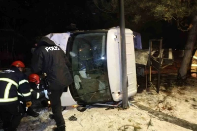 Alkoll&uuml; s&uuml;r&uuml;c&uuml;ye, s&uuml;r&uuml;c&uuml; olduğunu polisler hatırlattı
