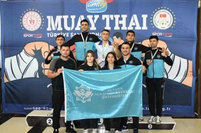 ALK&Uuml;, Muay Thai şampiyonasından 5 madalya ile d&ouml;nd&uuml;
