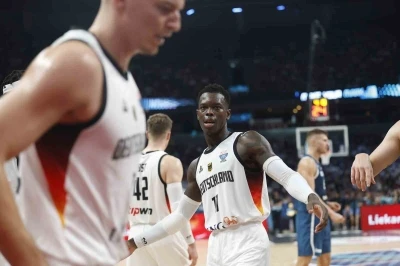 Almanya yarı finalde
