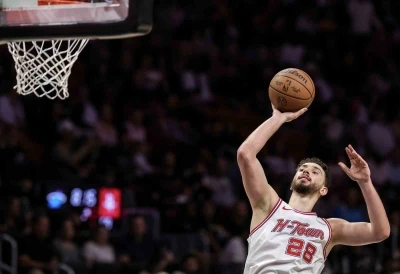 Alperen Şeng&uuml;n, hem Houston Rockets hem de NBA tarihine ge&ccedil;ti
