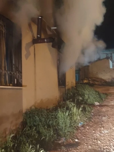 Alrın&ouml;z&uuml;&rsquo;de ev yangını
