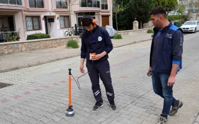 Altın değil, su ka&ccedil;ağı arıyorlar
