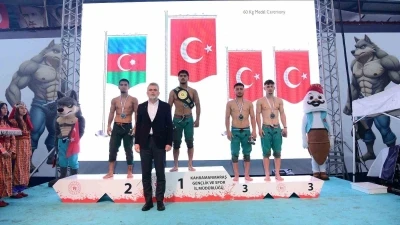 Altın kemer ve madalyalar Türk pehlivanların
