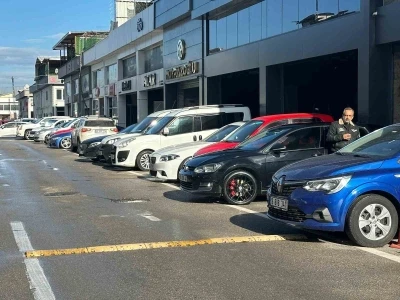 Altın ve g&uuml;m&uuml;ş ikinci el otomobili solladı
