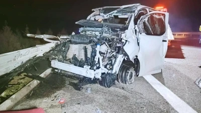 Altın y&uuml;kl&uuml; zırhlı ara&ccedil; takla attı: 11 kilo altın sırra kadem bastı
