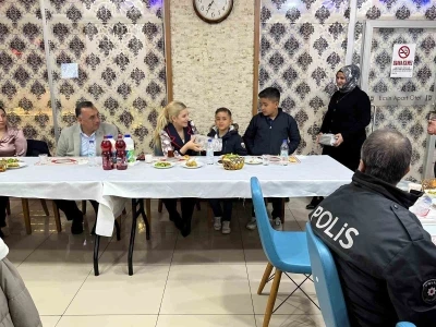 Altıntaş Kaymakamı Yıldırım, &ccedil;ocuklarla iftar programında bir araya geldi
