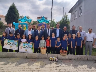 Altıntaş’ta eğitim öğretim yılı doğa sevgisiyle başladı
