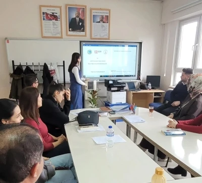 Altıntaş’ta &quot;Okuyan Nesil&quot; projesi tanıtıldı
