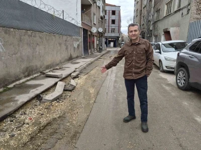 Altyapı &ccedil;alışmaları sırasında bozulan sokağın onarılması bekleniyor
