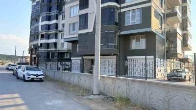 Alzaymır hastası kadın 5. kattan d&uuml;şerek hayatını kaybetti
