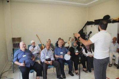 Alzeymir hastaları sosyal hayata katılıyor