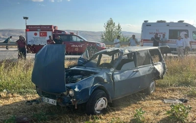 Amasya’da 2 otomobil çarpıştı: 5 yaralı
