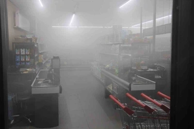 Amasya’da korkutan yangın: Marketi duman kapladı
