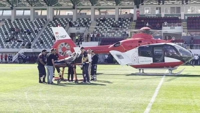 Amasya’da maç öncesi stadyuma ambulans helikopter indi
