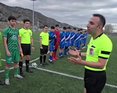Amasya&rsquo;da sahada sağlık g&ouml;revlisi olmayınca hakem ma&ccedil;ı oynatmadı
