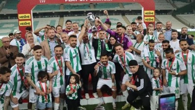 Amat&ouml;r'den 1. Lig'e! Peş peşe şampiyon olup 3 yılda tarih yazdılar