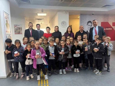 Ana sınıfı &ouml;ğrencileri bankada tasarrufla tanıştı
