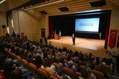 Anadolu Üniversitesi ev sahipliğinde düzenlenen Ufest Gençlik Festivali Bakan Yardımcısı Boyraz’ın sunumuyla sona erdi

