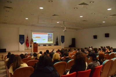 Anadolu Üniversitesi’nde &quot;Doğada ve Sanatta Taklit&quot; semineri düzenlendi
