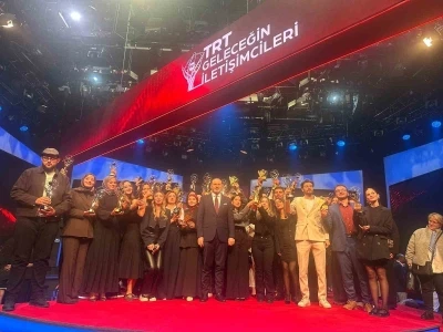 Anadolu Üniversitesi öğrencileri TRT Geleceğin İletişimcileri Yarışması’ndan ödüllerle döndü
