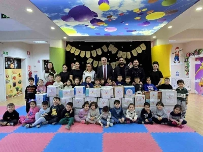 Anaokulu &ouml;ğrencilerinden ihtiya&ccedil; sahiplerine Ramazan kolisi
