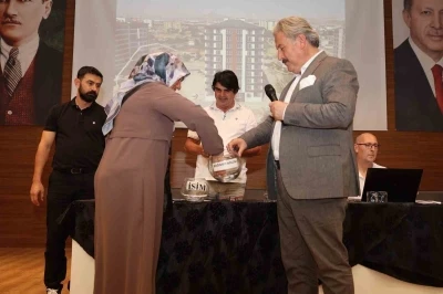 Anbar mahallesindeki kentsel d&ouml;n&uuml;ş&uuml;m daireleri, kura ile sahiplerini buldu
