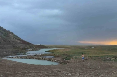 Aniden bastıran sağanak kaplıca keyfini böldü
