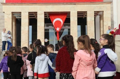Anıtkabir ruhunu Denizli’de yaşayan öğrenciler Ata’sının huzuruna çıktı
