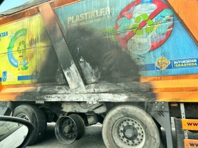 Ankara Büyükşehir Belediyesi’ne ait tır alev aldı
