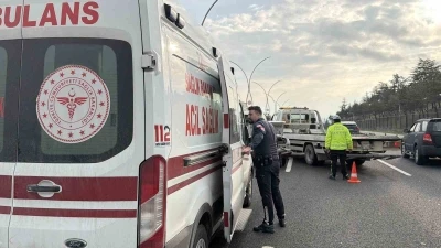 Ankara&rsquo;da 4 ara&ccedil;lı zincirleme kaza: 3 yaralı
