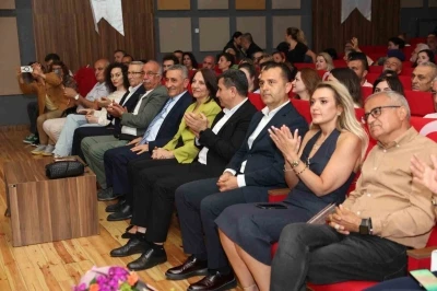 Ankara&rsquo;da &lsquo;Bir Tel Yeter&rsquo; konseri g&ouml;n&uuml;lleri buluşturdu

