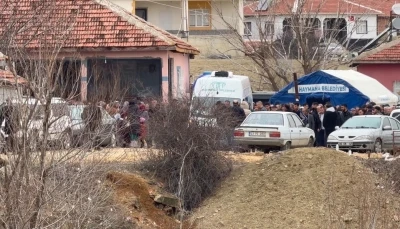 Ankara&rsquo;da boşanma aşamasındaki eşi tarafından &ouml;ld&uuml;r&uuml;len kadın toprağa verildi
