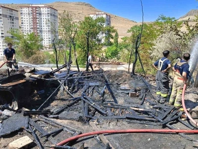 Ankara’da çıkan yangında 33 kanatlı hayvan telef oldu
