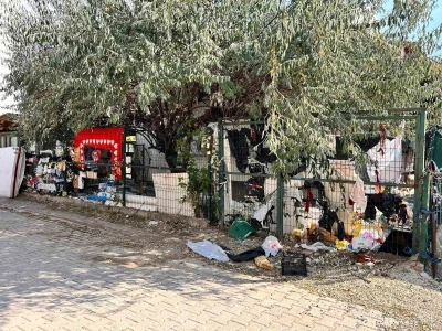 Ankara’da çöp dolu evden yayılan kötü koku mahalleyi ayağa kaldırdı
